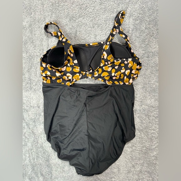 Beach Betty Slimming Control Cut Out Tie-Front One Piece Swimsuit Animal Sz 2X - Picture 14 of 16